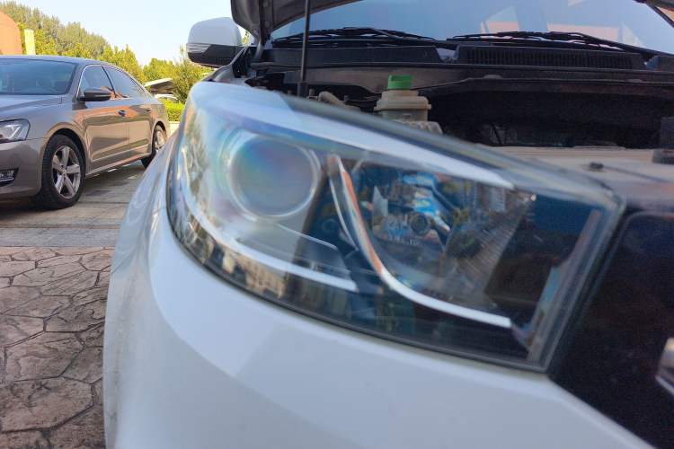 Used Chery Tiggo 3 2016 1.6L Manual ZhiShang Edition Right Front Headlight