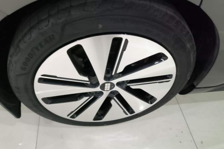 Used Geely Galaxy E8 2024 665 km Range Rear-Drive Starship Long-Range Version Exterior 5