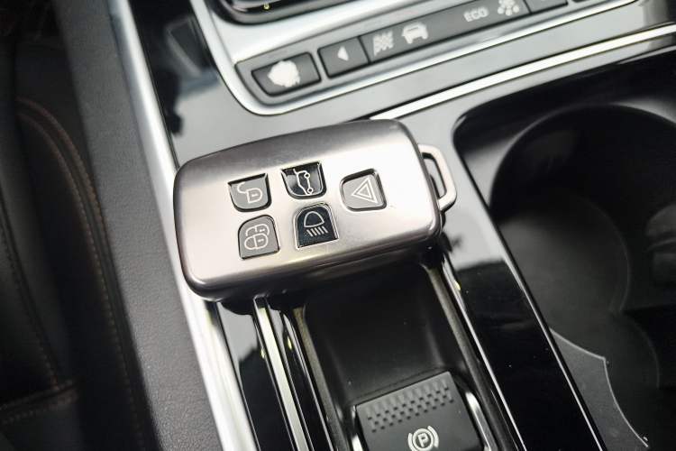 Used Jaguar XEL 2018 2.0T 250 PS Premium Edition
