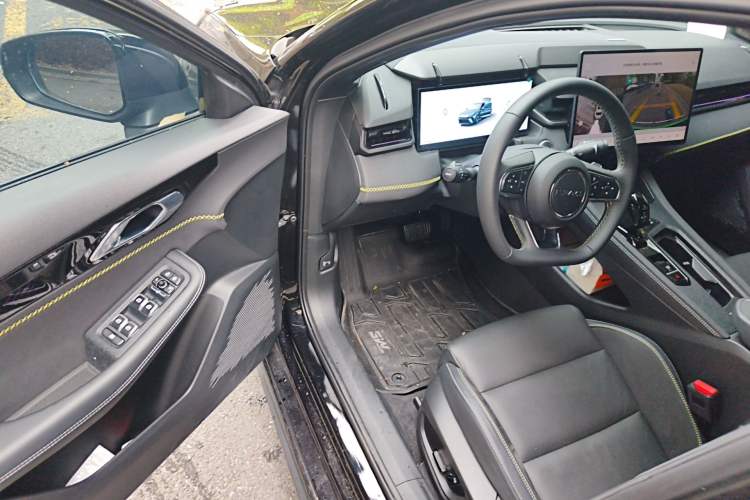 Used Lynk & Co 03 2025 1.5TD DCT Champion Edition Pro
