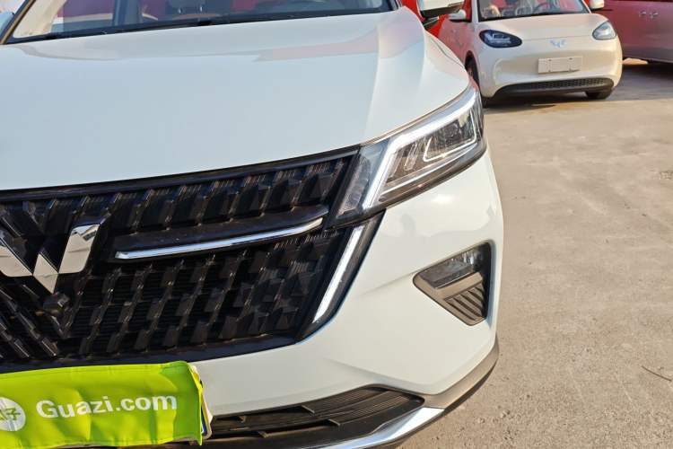 Used Wuling Asta 2022 2.0L DHT Electric-Speed Version
