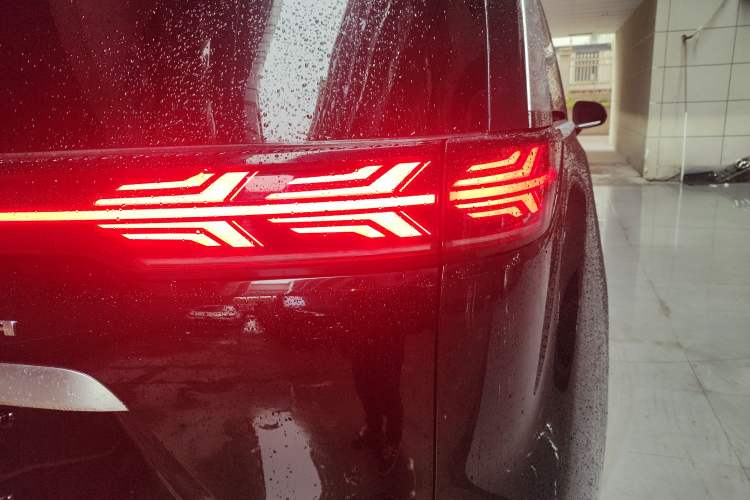 Used Denza D9 2024 DM-i 980 Four-Wheel Drive Prestige Model
