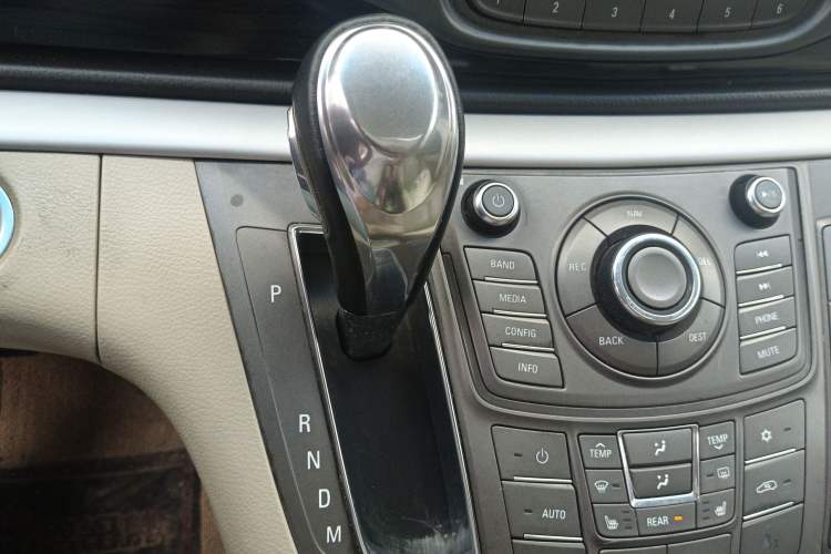 Used Buick GL8 2011 3.0L XT Luxury Business Flagship Edition