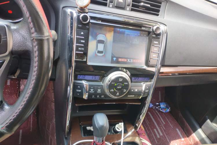 Used Toyota Reiz 2013 2.5S Elite Edition Audio And AC Panel