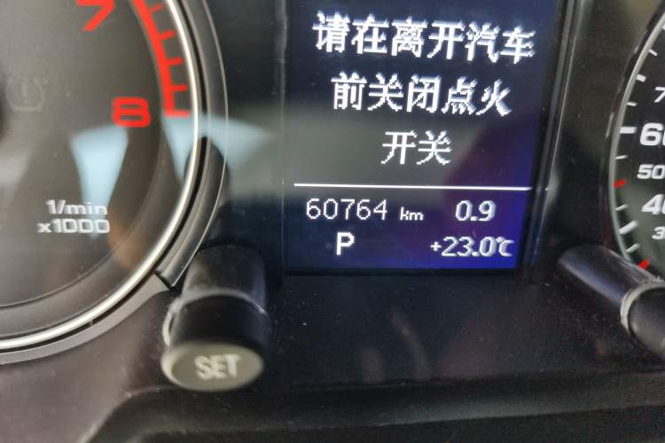 Used Audi Q5 2017 40 TFSI Ambition Edition Odometer Close Up