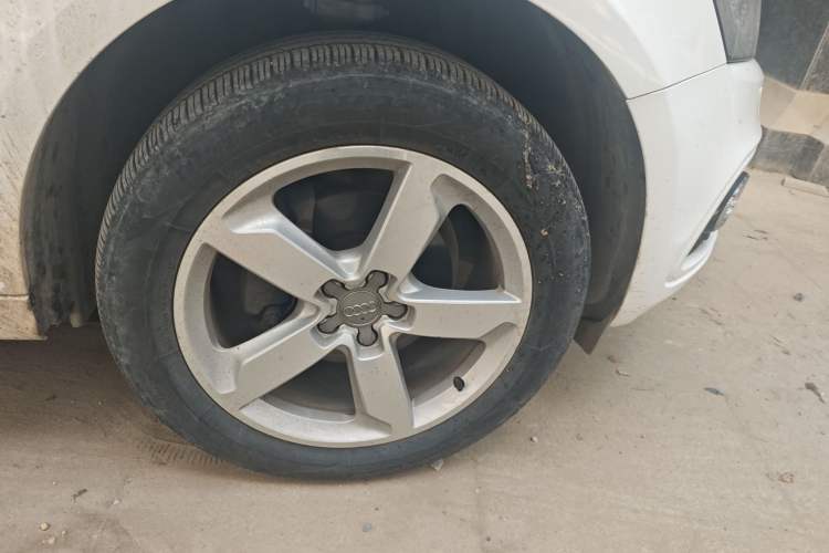 Used Audi Q5 2017 Plus 40 TFSI Ambition Model Right Front Wheel Hub