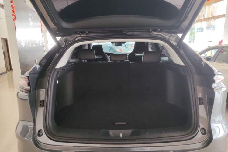 Used CHANGAN UNI-K 2021 2.0T Prestige Edition Trunk
