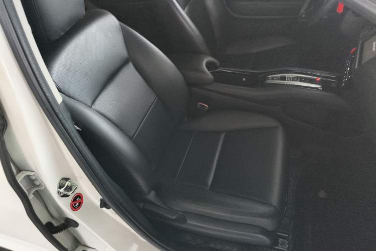 Used Everus VE-1 2021 Travel Edition Right Front Seat