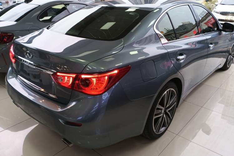 Used Infiniti Q50 2014 3.7L Luxury Sport Edition Rear Right 45 Deg