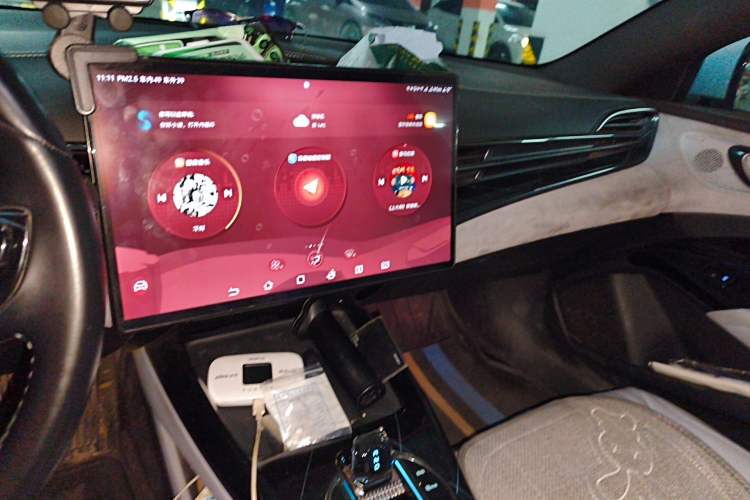 Used BYD Seal 2022 550 km Standard Range Rear-Wheel Drive Prestige Version Audio And AC Panel