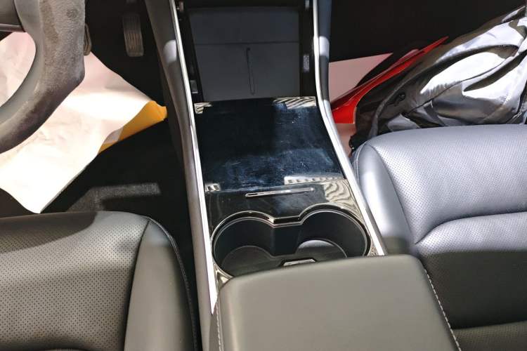 Used Tesla Model 3 2020 Long-Range Rear-Wheel-Drive Version