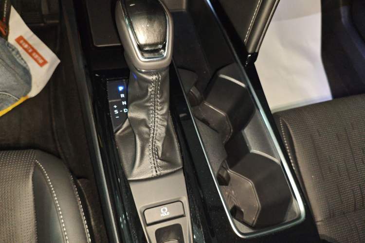 Used Toyota Camry 2024 Dual-Engine 2.5HG Prestige Edition Gear Lever