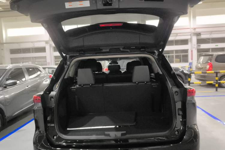 Used Toyota Highlander 2023 2.5L Smart Electric Hybrid Dual-Drive Prestige Version 7 Seats
