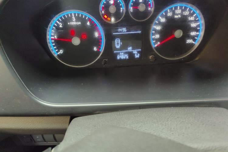 Used Foton Toano 2023 Joy Elephant Multi-Function Model Cummins 2.8T Manual Transmission Long Wheelbase Mid-Roof Design Rear Single Tire—Available in 5/6/7/9-Seater Configurations
