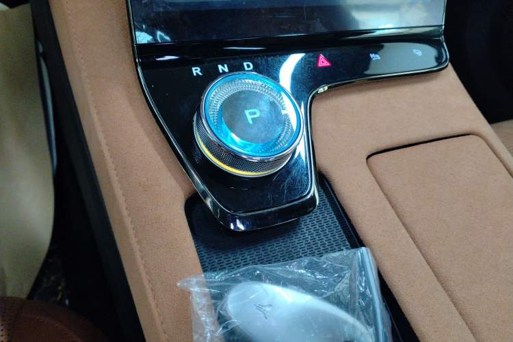 Used VOYAH PASSION 2024 PHEV Four-Wheel Drive Ultra-Long Range Flagship Model