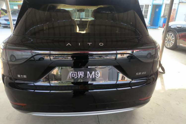 Used Hima AITO M9 2025 Extended-Range Ultra Version 52 kWh 6-Seater
