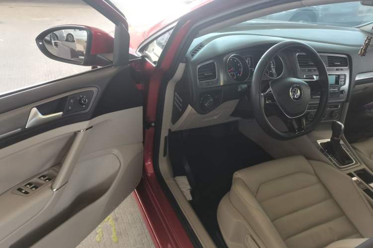 Used Volkswagen Golf 2015 1.6L Automatic Comfort Model