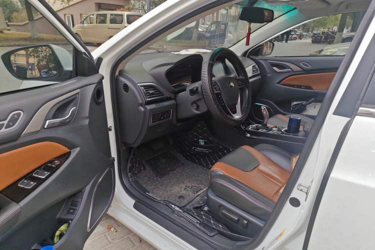 Used BYD Qin New Energy 2015 1.5T Dual-Crown Flagship Plus Edition