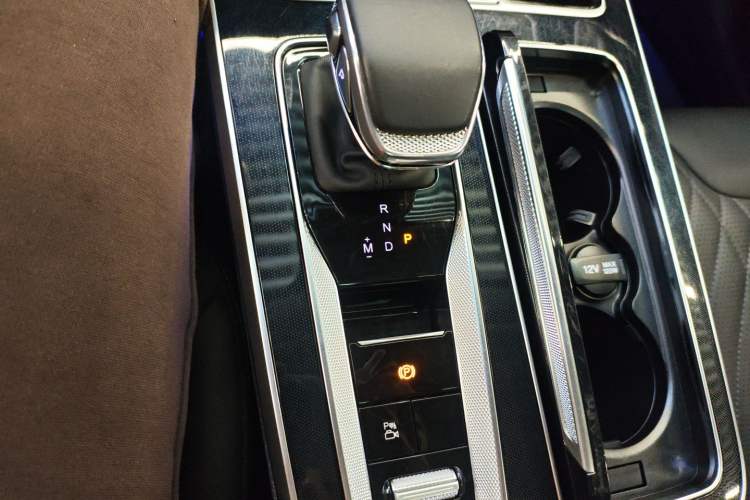 Used Hongqi HS5 2023 2.0T Four-Wheel Drive Flagship Pro Edition Gear Lever