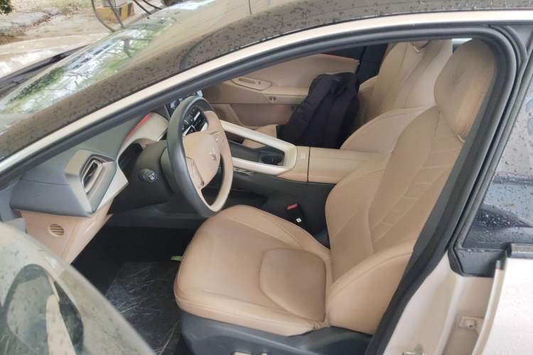 Used ARCFOX Alpha S5 2024 708MAX 200kW Left Front Seat