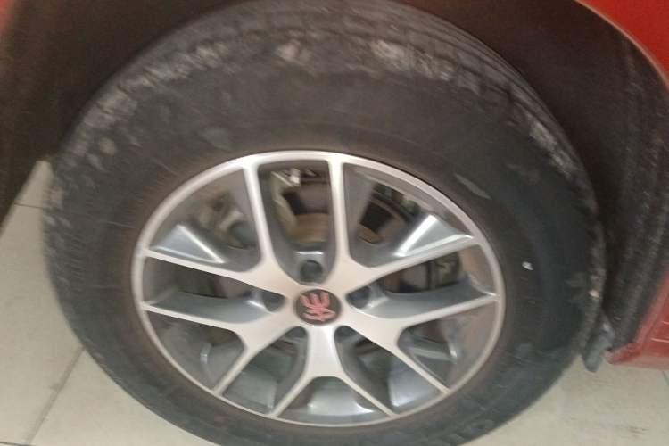 Used BYD Song 2017 Gaishi Upgrade Edition 1.5TI Manual Elite Model
