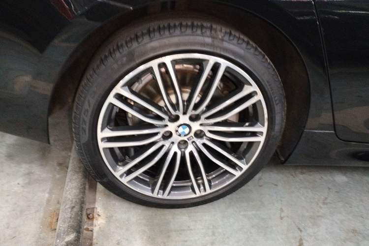 Used BMW 5 Series 2018 Restyled 530Li Leading Edition M Sport Package
