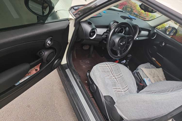 Used MINI 2013 1.6L ONE Limited Edition First Version
