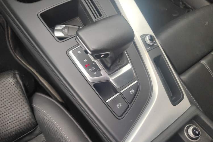 Used Audi A4L 2020 40 TFSI Fashion Dynamic Model Gear Lever