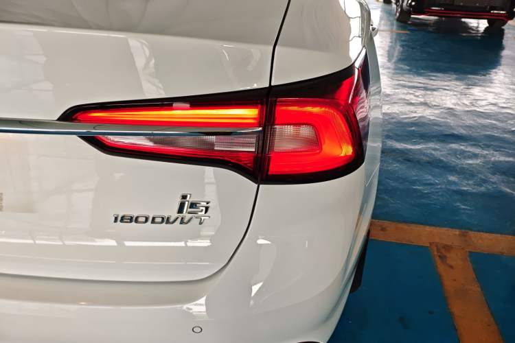 Used Roewe i5 2020 1.5L Manual 4G Connect Luxury Edition