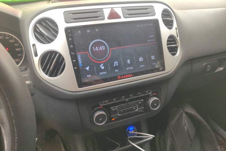 Used Volkswagen Tiguan 2012 1.8TSI Automatic Two-Wheel Drive Elite Edition Audio And AC Panel