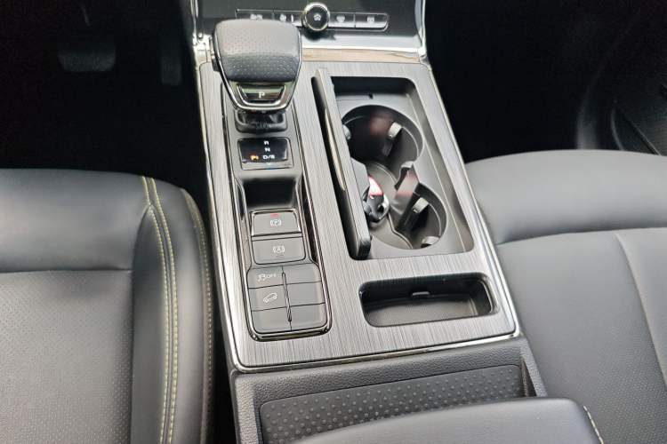 Used Roewe RX5 2023 PLUS 330TGI Automatic Trendsetting Smart Edition