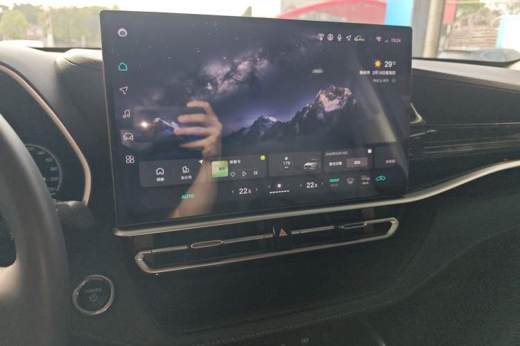 Used Toyota Highlander 2026 Model 2.5L Intelligent Electric Hybrid Dual-Engine Two-Wheel-Drive Elite Edition 5-seater Audio And AC Panel