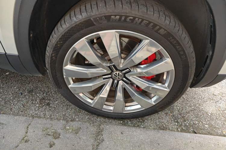 Used Volkswagen Teramont 2017 530 V6 Four-Wheel Drive Supreme Flagship Edition Right Front Wheel Hub