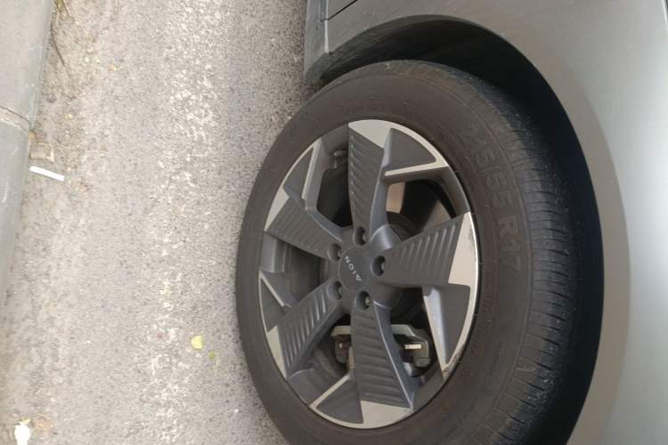 Used AION Y 2021 70 Intelligent Dynamic Edition Right Front Wheel Hub