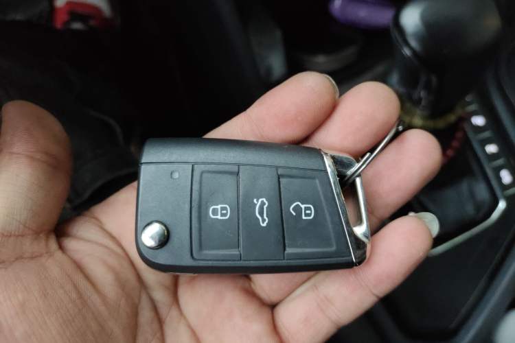 Used Volkswagen Tiguan L 2019 Revised 330TSI Automatic Two-Wheel Drive Smart & Luxury Edition China VI Standard Vehicle Key