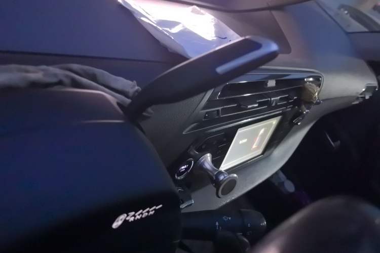 Used Citroen C4 Picasso 2015 Grand 1.6T Fashion Model 7 Seats Gear Lever