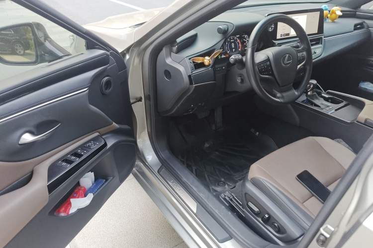 Used Lexus ES 2022 300h Excellence Edition