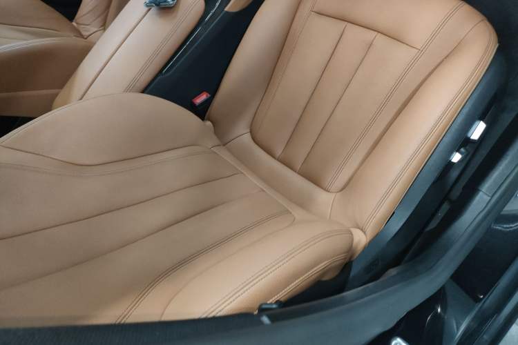 Used BMW 5 Series 2018 Facelifted 530Li xDrive M Sport Package
