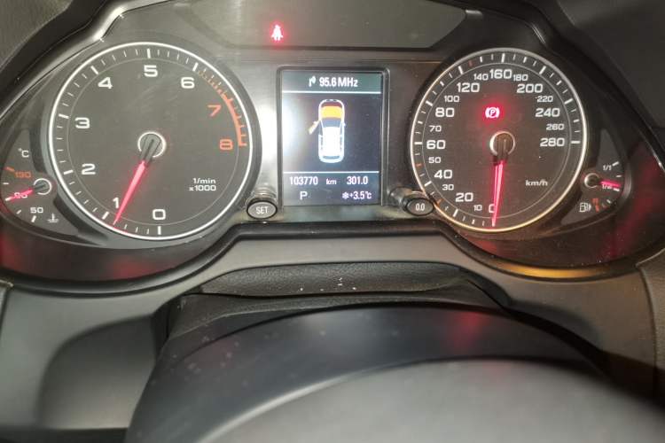 Used Audi Q5 2015 40 TFSI Comfort Model