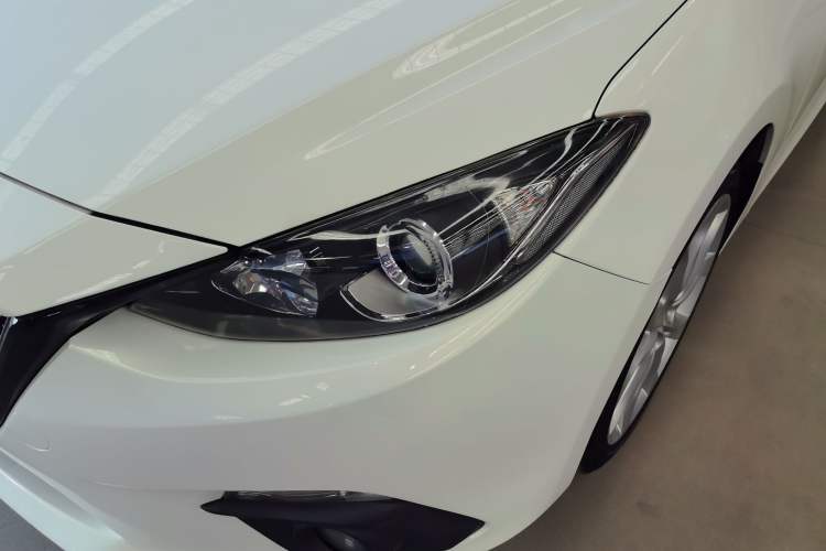 Used Mazda Mazda 3 Axela 2016 Sedan 2.0L Automatic Sport Model