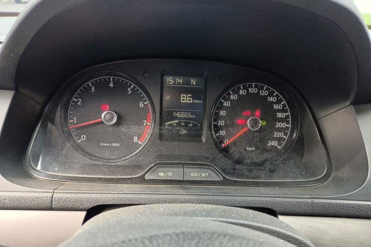 Used Volkswagen Lavida 2013 Revised Classic 1.6L Automatic Fashion Edition Odometer Close Up