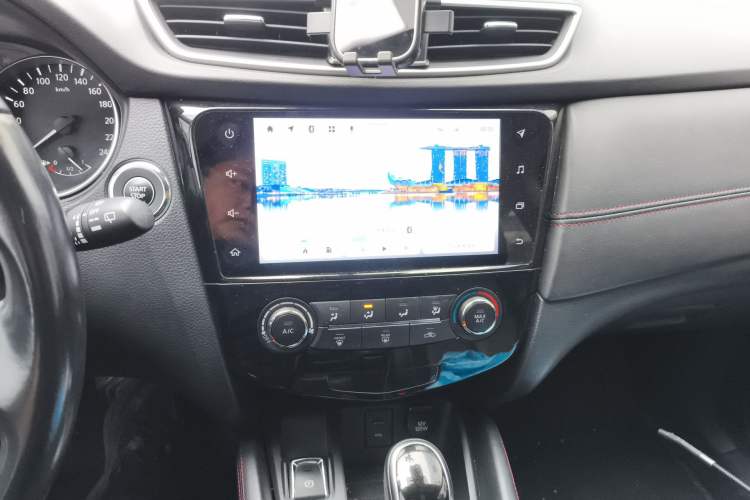 Used Nissan Qashqai 2021 2.0L CVT Luxury Navigation Edition Audio And AC Panel