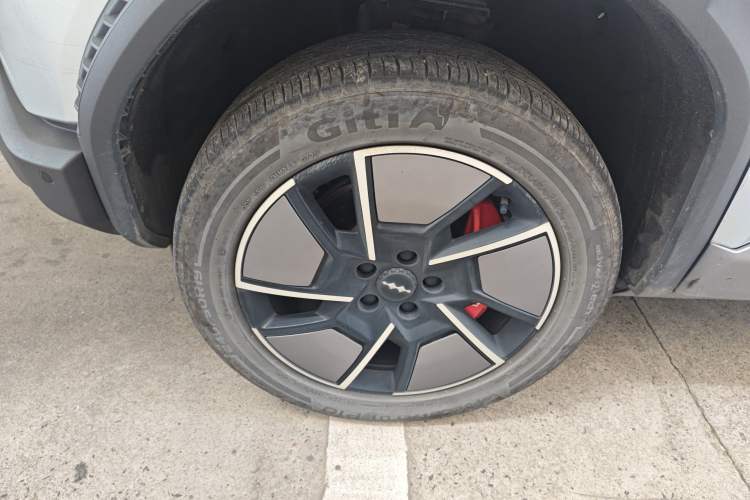 Used Formula Leopard Titanium 3 2025 501KM All-Wheel Drive Intelligent Driving Ultra Version
