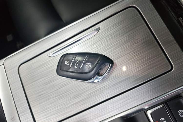 Used Roewe RX5 2020 PLUS 300TGI Automatic Ali National Style Luxury Edition
