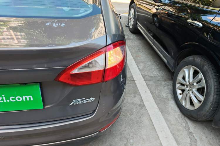 Used Ford Fiesta 2013 Sedan 1.5L Automatic Fashion Edition