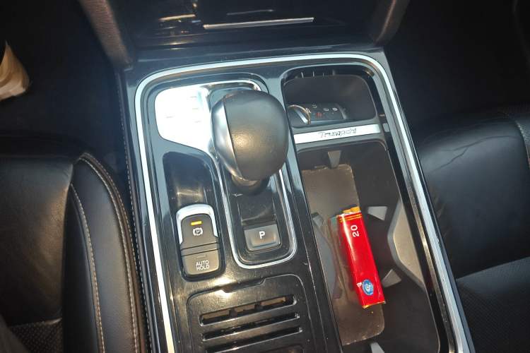 Used GAC Trumpchi GS8 2019 390T Two-Wheel Drive Luxury Smart Connectivity Version (7 Seats) Gear Lever