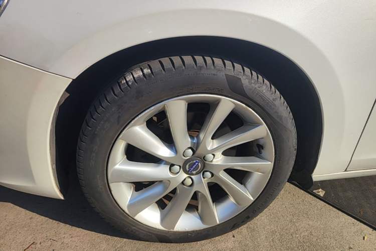 Used Volvo S60 2015 S60L 2.0T Zhiyuan Edition
