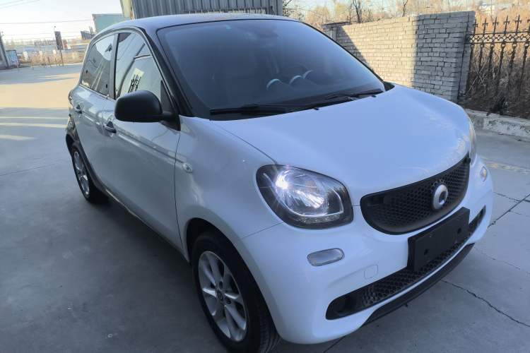 Used smart forfour 2018 1.0L 52 kW Dynamic Edition