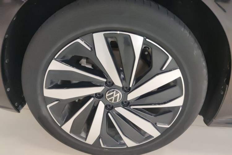 Used Volkswagen Passat 2025 Premium Version 380TSI Dragon Edition
