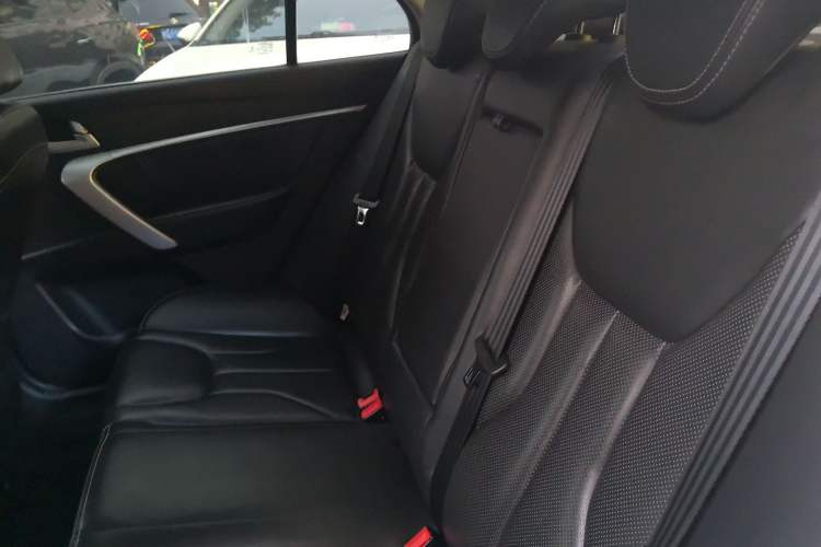 Used Geely Auto Emgrand 2017 Sedan Million Edition 1.5L Manual - Upward Version
